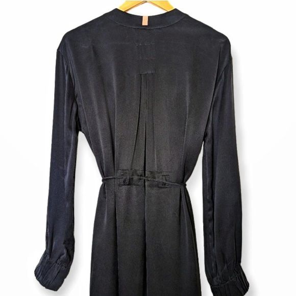 Lunya Black Silk Robe - Picture 15 of 16